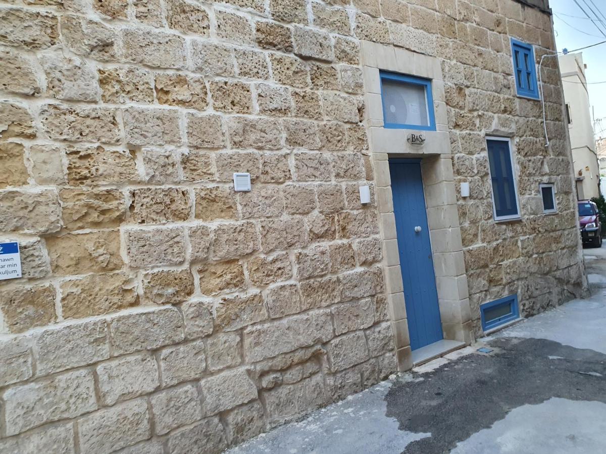 B&S Accommodation Renovated 18 Century House Of Character In Hal Ghaxiak Exteriör bild