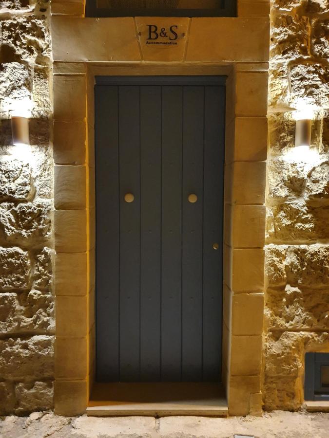 B&S Accommodation Renovated 18 Century House Of Character In Hal Ghaxiak Exteriör bild
