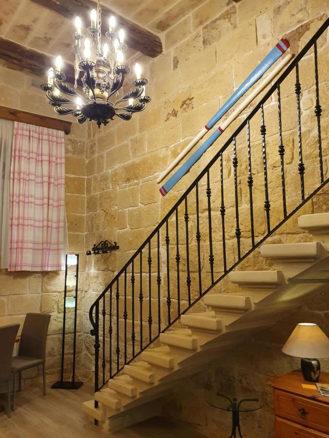 B&S Accommodation Renovated 18 Century House Of Character In Hal Ghaxiak Exteriör bild