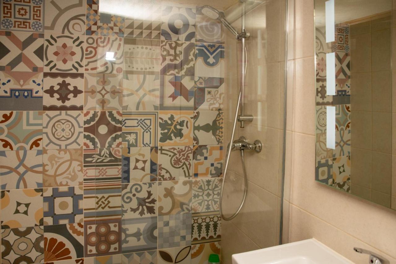 B&S Accommodation Renovated 18 Century House Of Character In Hal Ghaxiak Exteriör bild